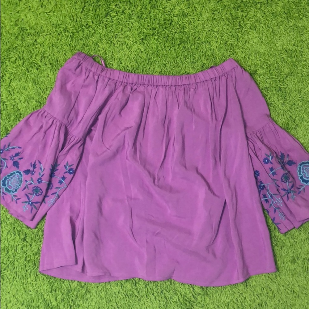 Off the shoulder, loose sleeve shirt. Size M